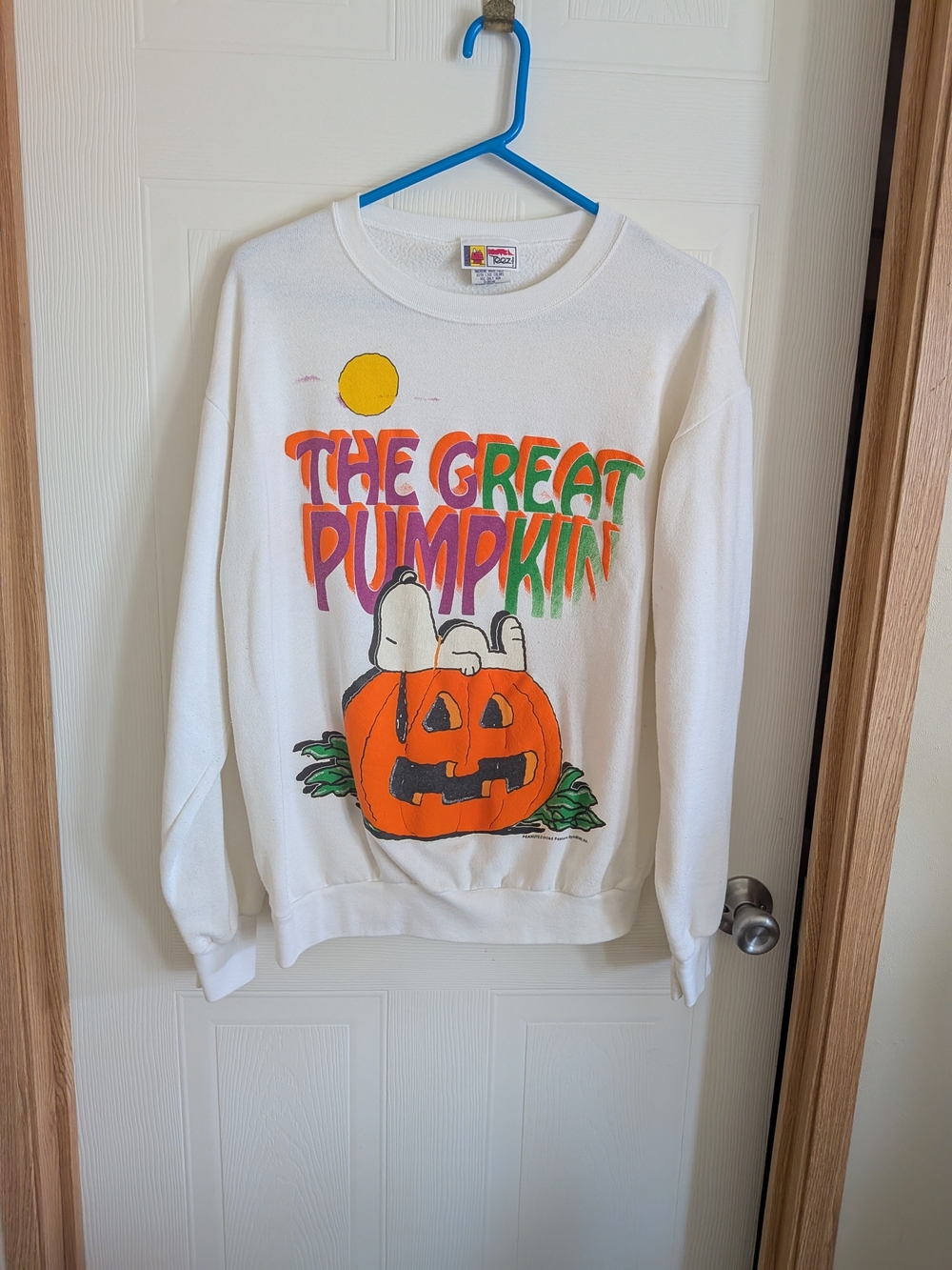 Vintage Peanuts White Crewneck Sweatshirt with Snoopy Label